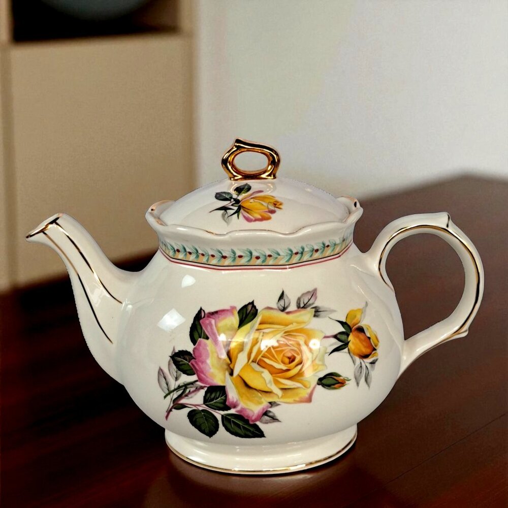 Sadler England Yellow Rose Full Size Teapot with Gold Trim